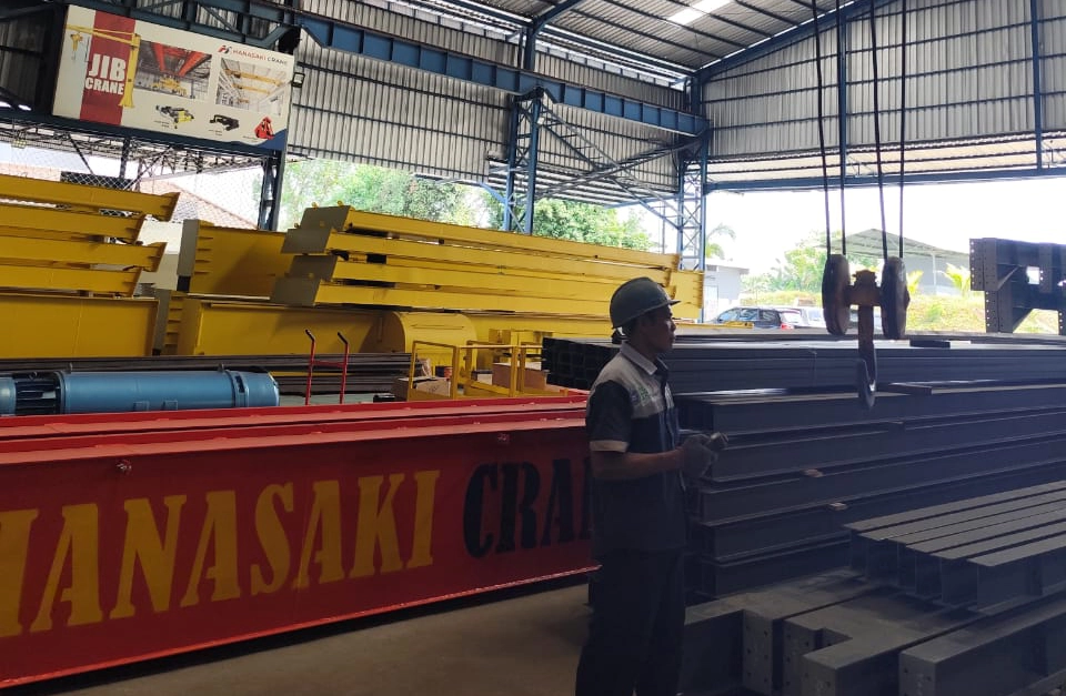 Workshop Pembuatan Hoist Crane PT Qiao Xing Industry